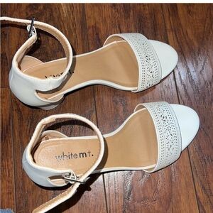 White Mountain Women's Cream Sandals